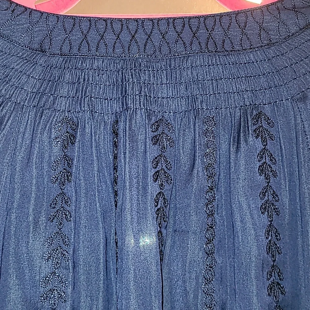 Lilly Pulitzer Elegant Tunic for Women, Size Medium, Color Blue ๐ โค๏ธ - Picture 6 of 8